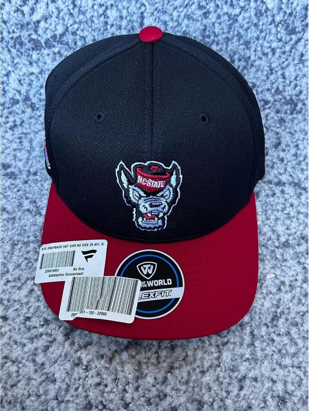 Top of the World NC State Wolfpack Flexfit Hat M/L Black Red NCAA Mascot Cap NWT